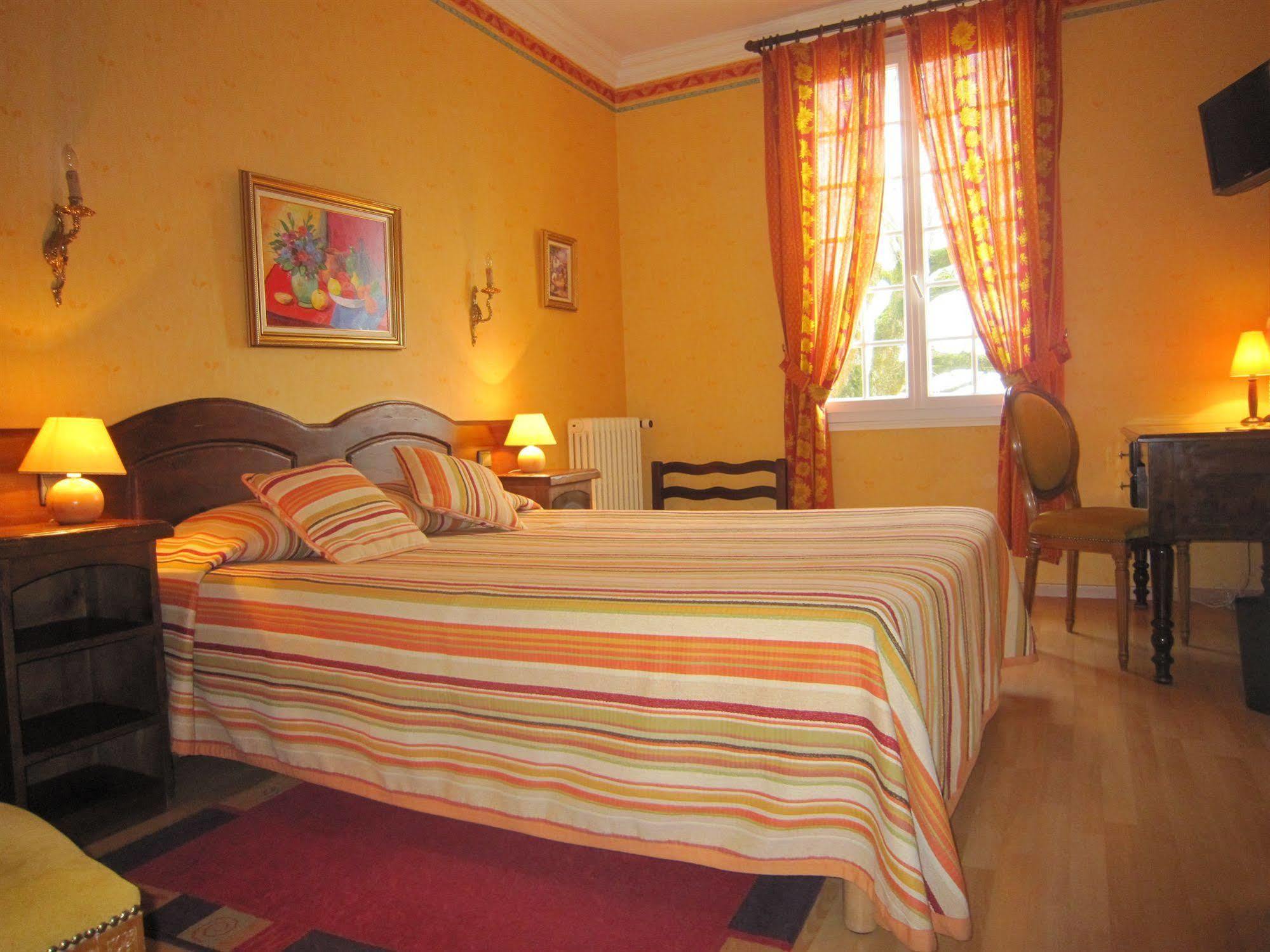 Hostellerie De La Bouriane Gourdon-en-quercy Exterior photo